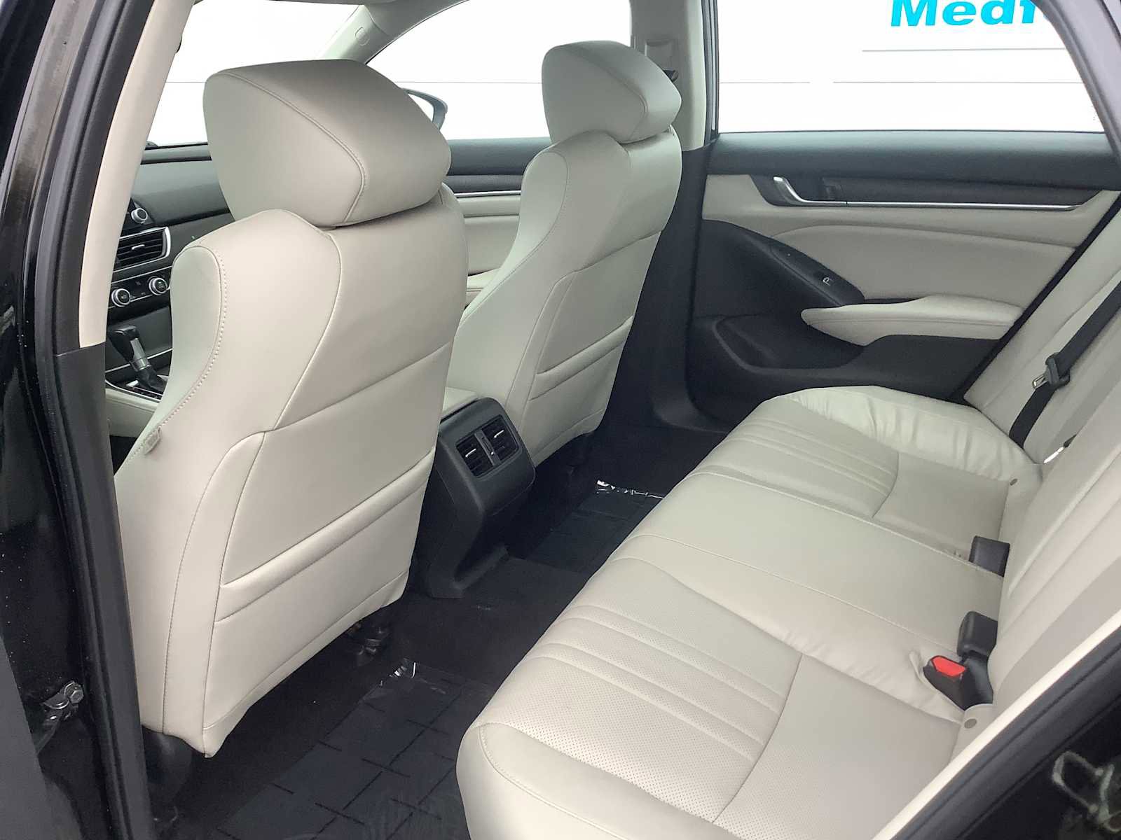 Certified 2018 Honda Accord Touring image 12