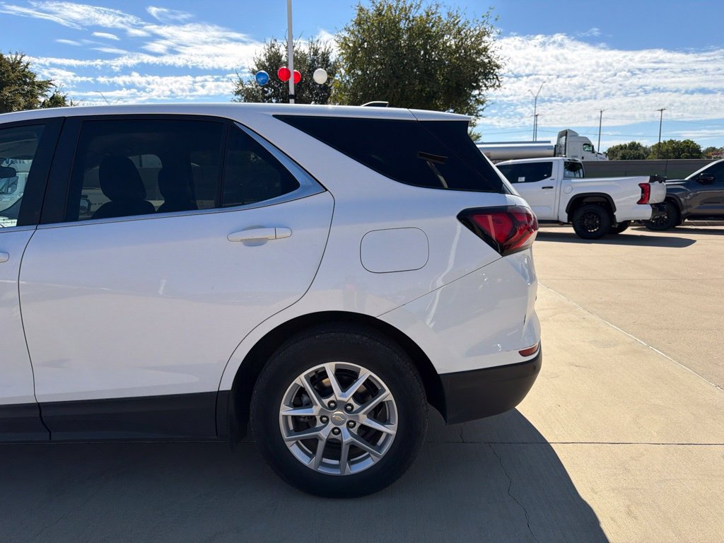 Used 2024 Chevrolet Equinox LT AWD/4WD image 3