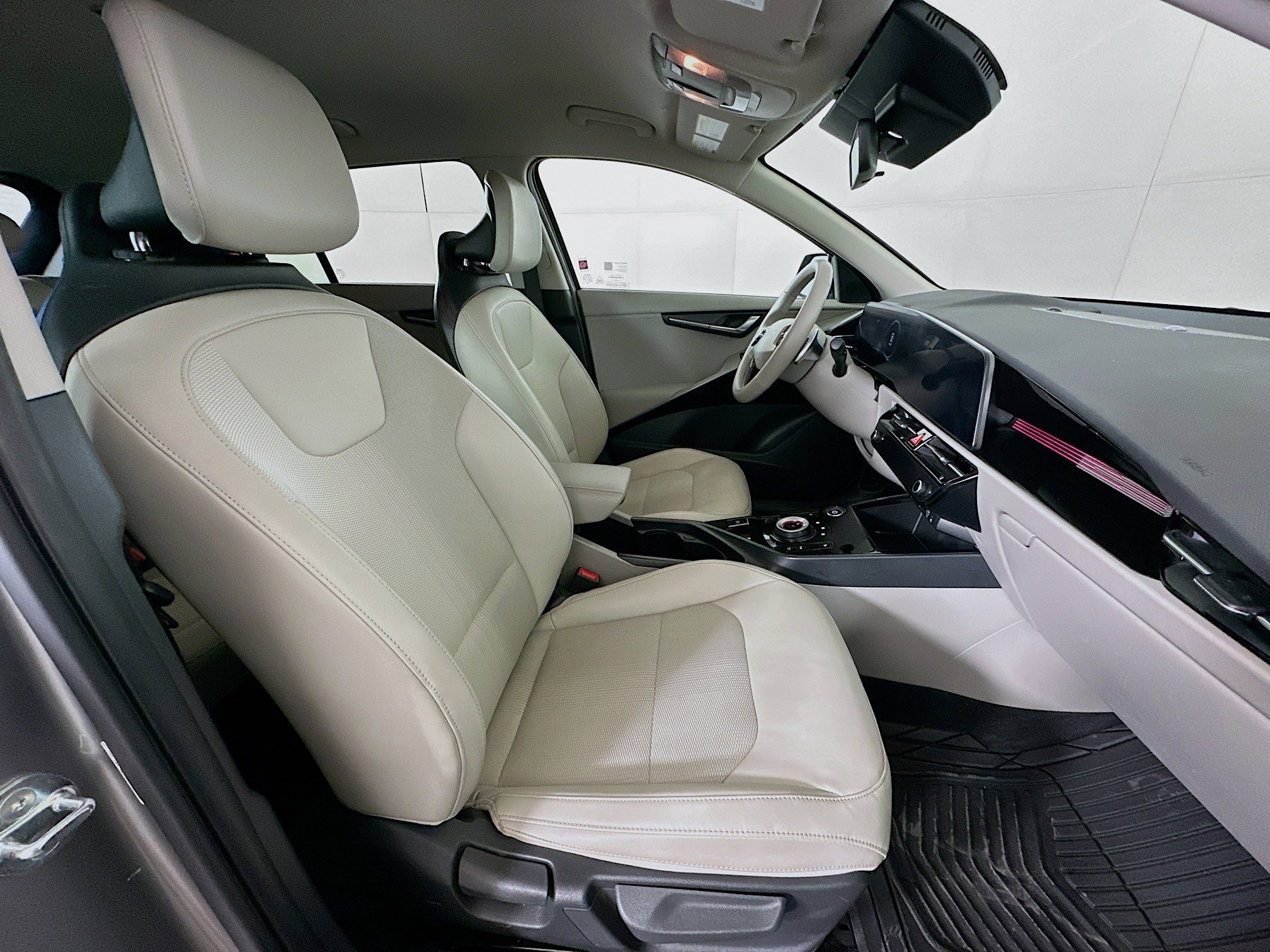 Used 2023 Kia Niro Wind w/ Wind Preserve Package FWD image 31