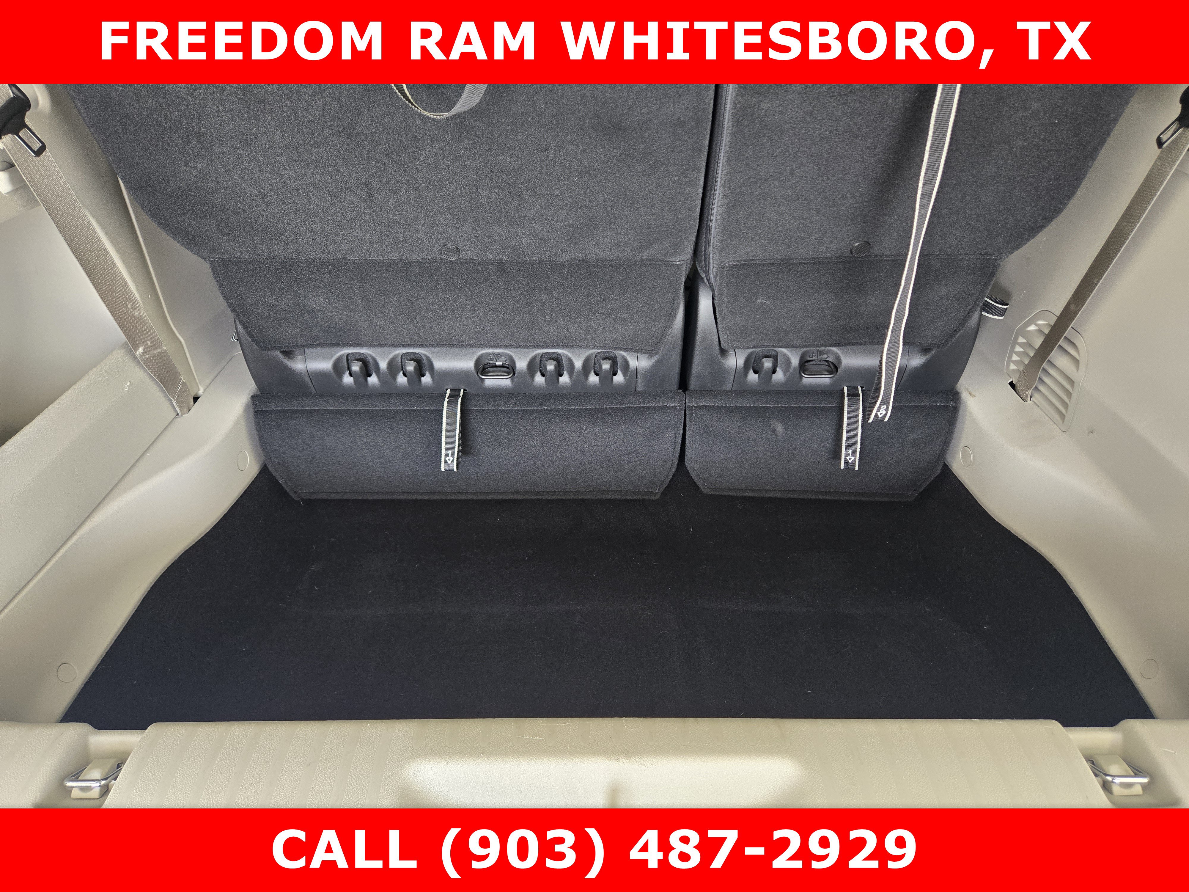 Used 2023 Chrysler Pacifica Limited FWD image 24