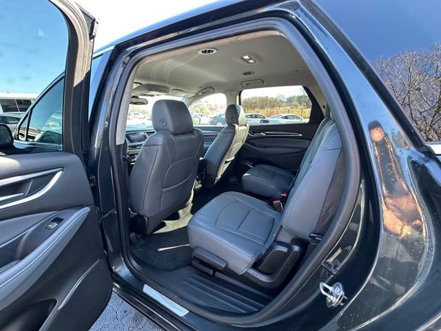 Used 2021 Buick Enclave Essence image 18