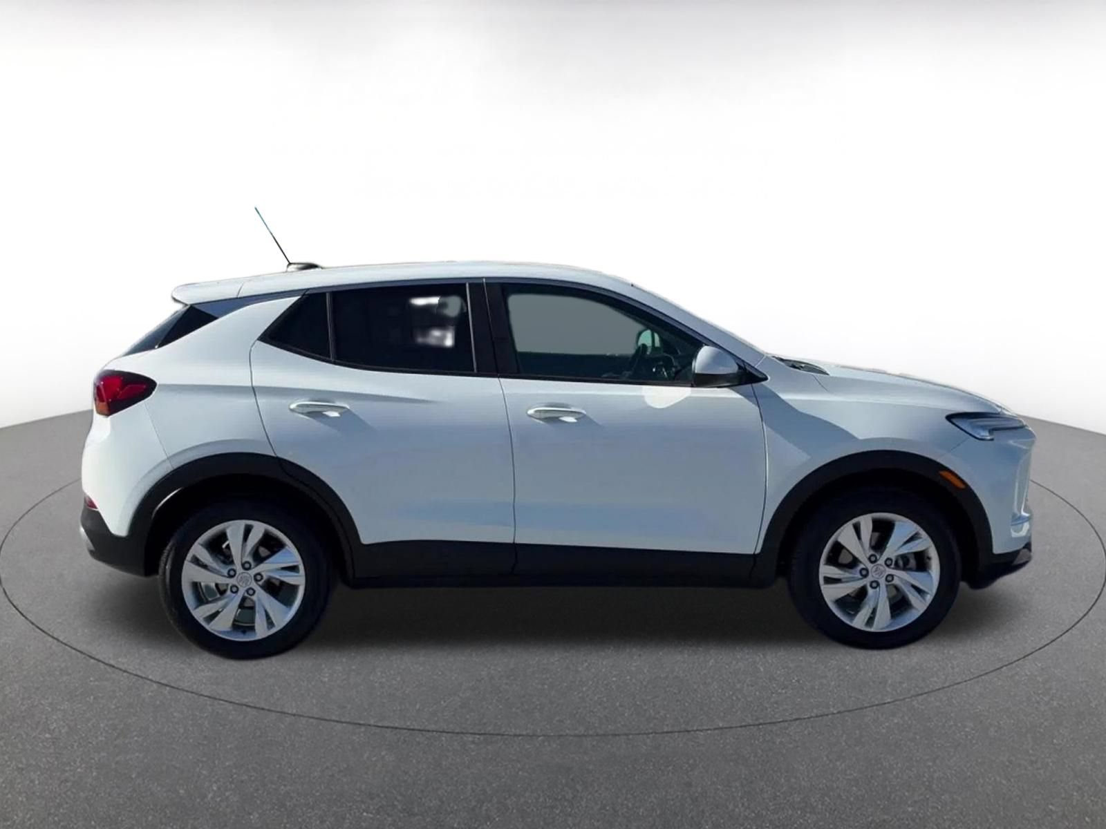Used 2025 Buick Encore GX Preferred AWD/4WD image 16