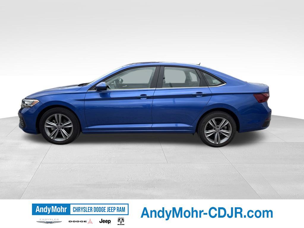 Used 2024 Volkswagen Jetta SE FWD image 4