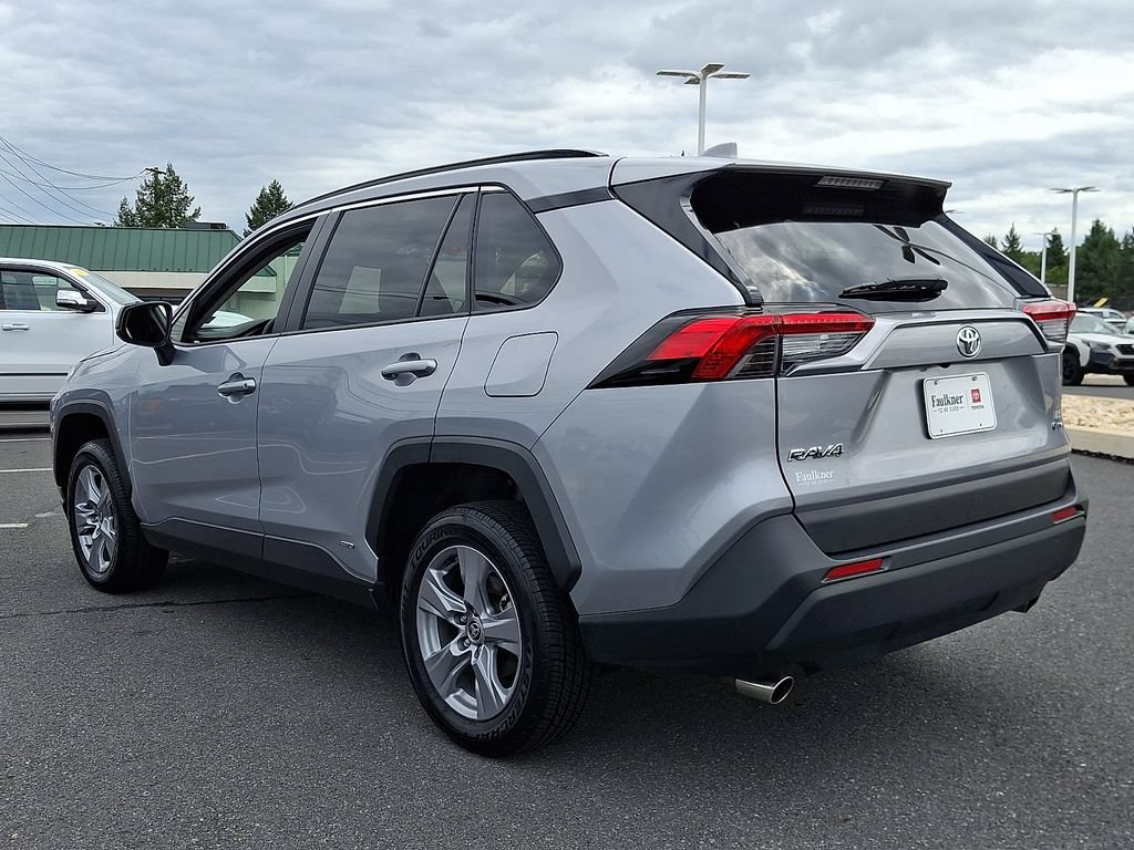 Certified 2025 Toyota RAV4 LE AWD/4WD image 5