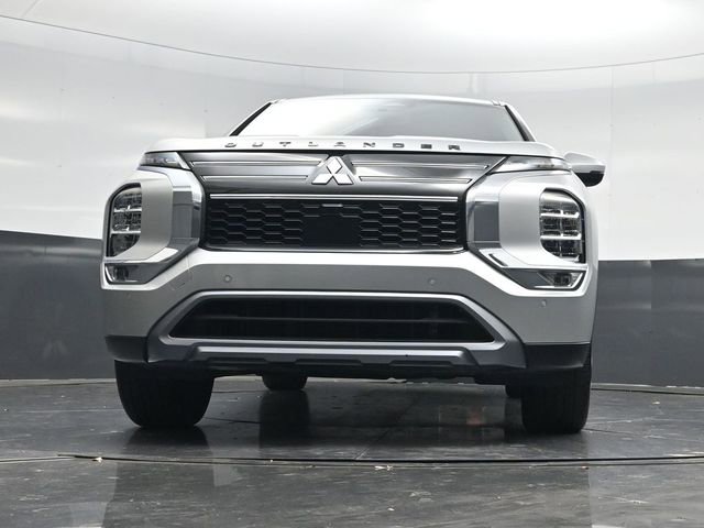 Used 2025 Mitsubishi Outlander SE image 59