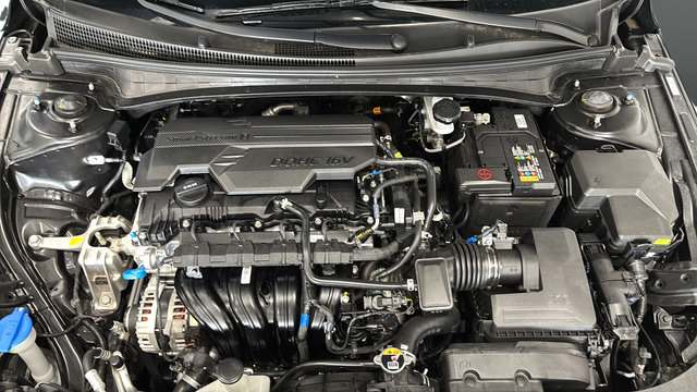 Certified 2025 Hyundai Elantra Sport FWD image 27