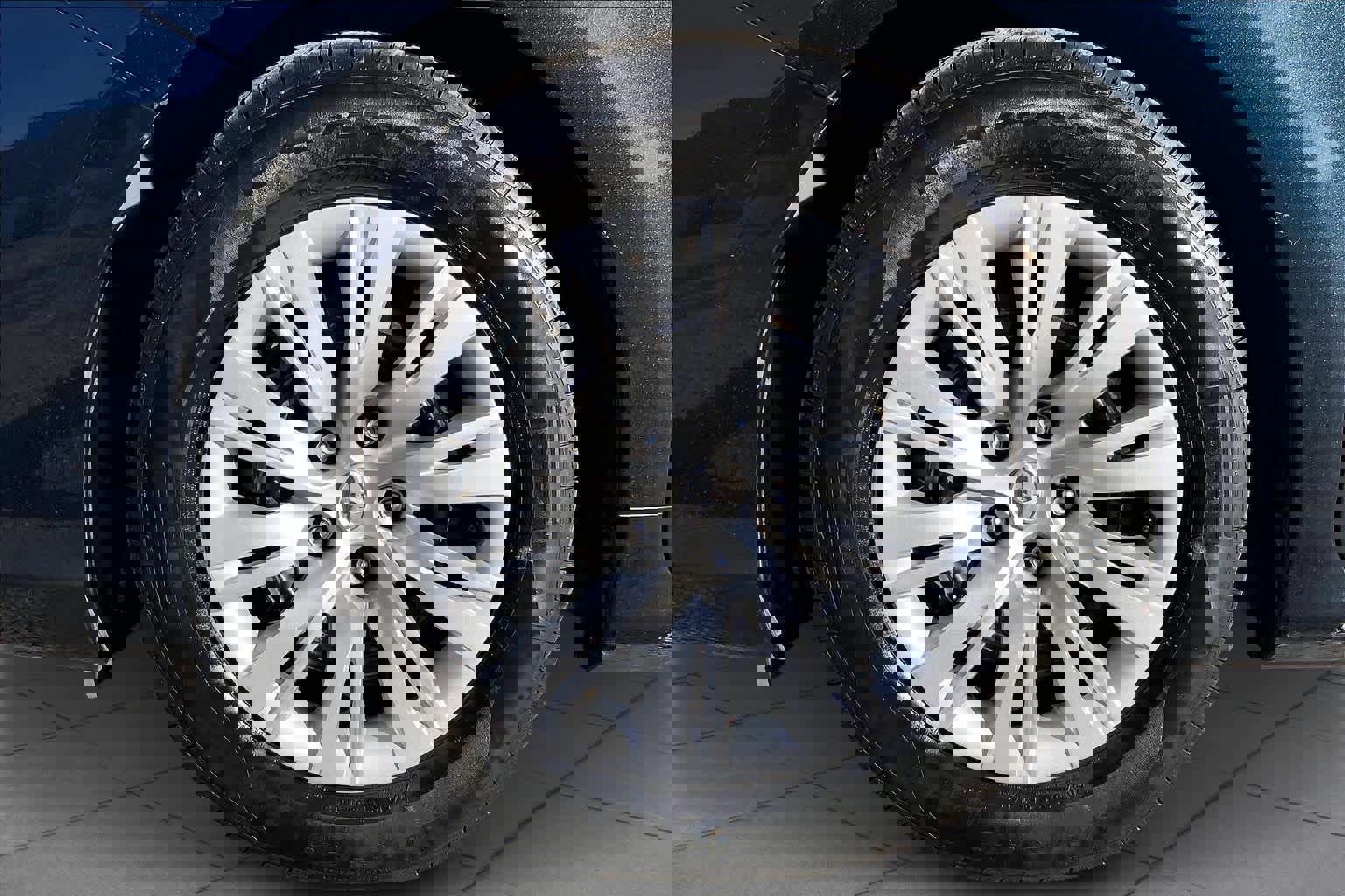 Used 2012 Toyota Camry LE image 9