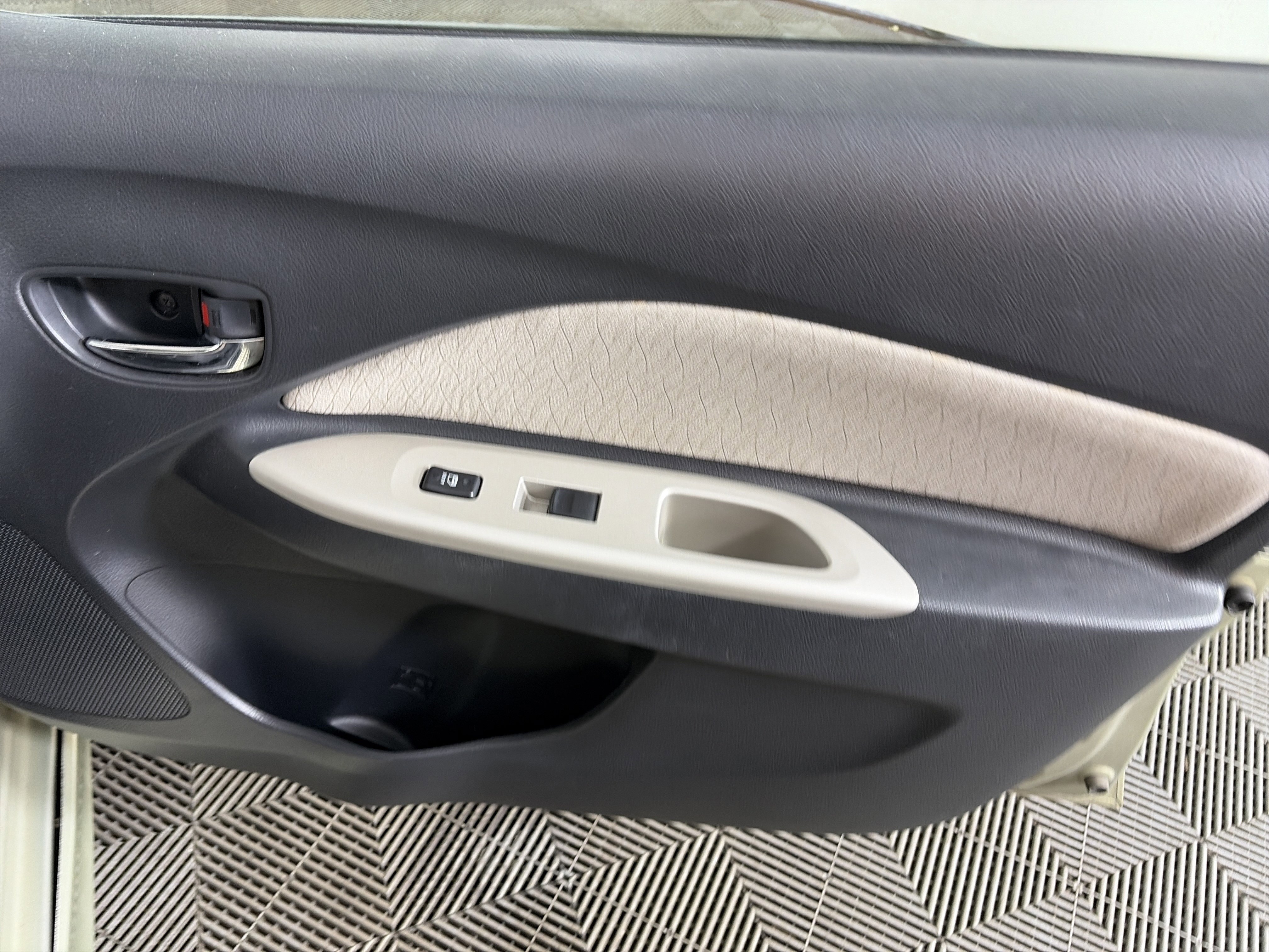 Used 2007 Toyota Yaris Sedan image 40