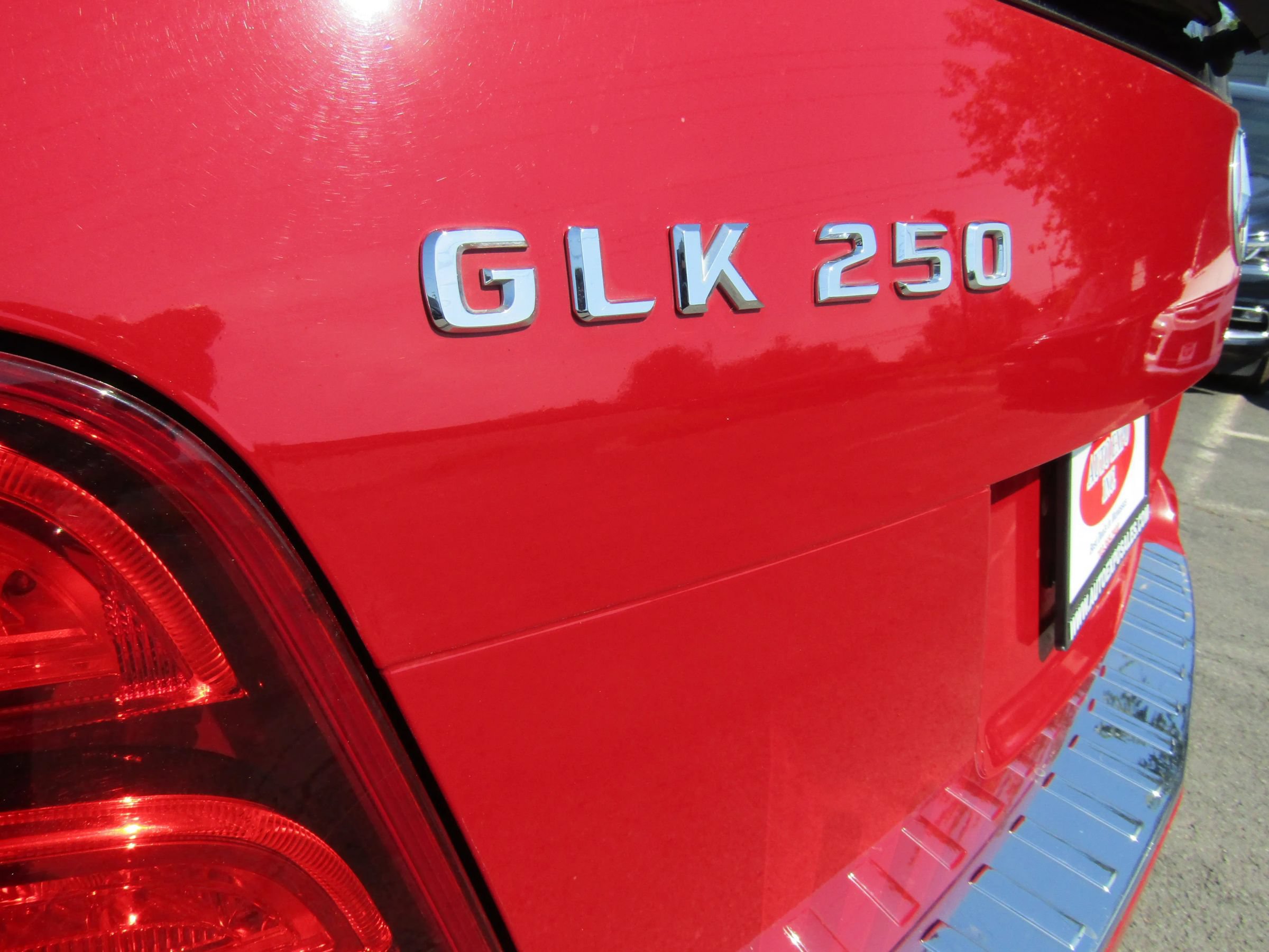 Used 2014 Mercedes-Benz GLK 250 BlueTEC 4MATIC image 10