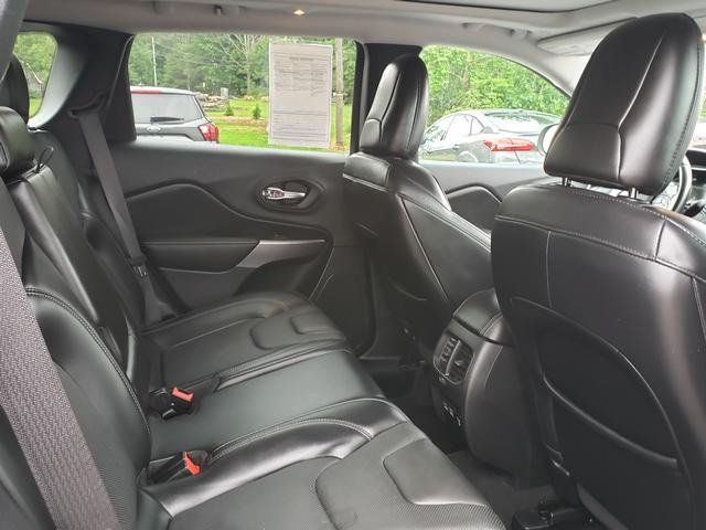 Used 2021 Jeep Cherokee Limited w/ Trailer Tow Group AWD/4WD image 18