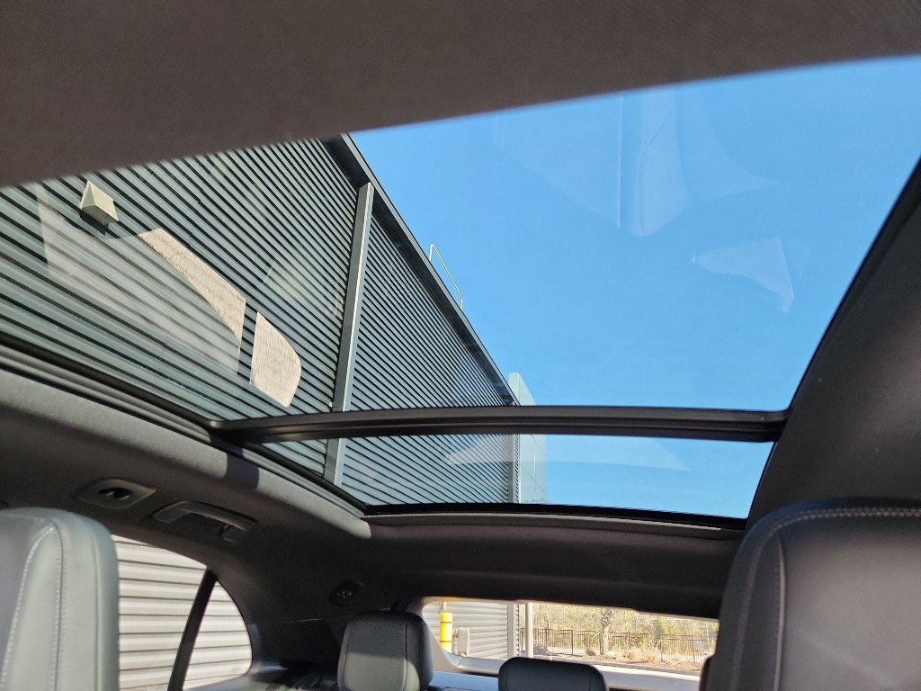 New 2026 Porsche Macan 4S Electric image 41