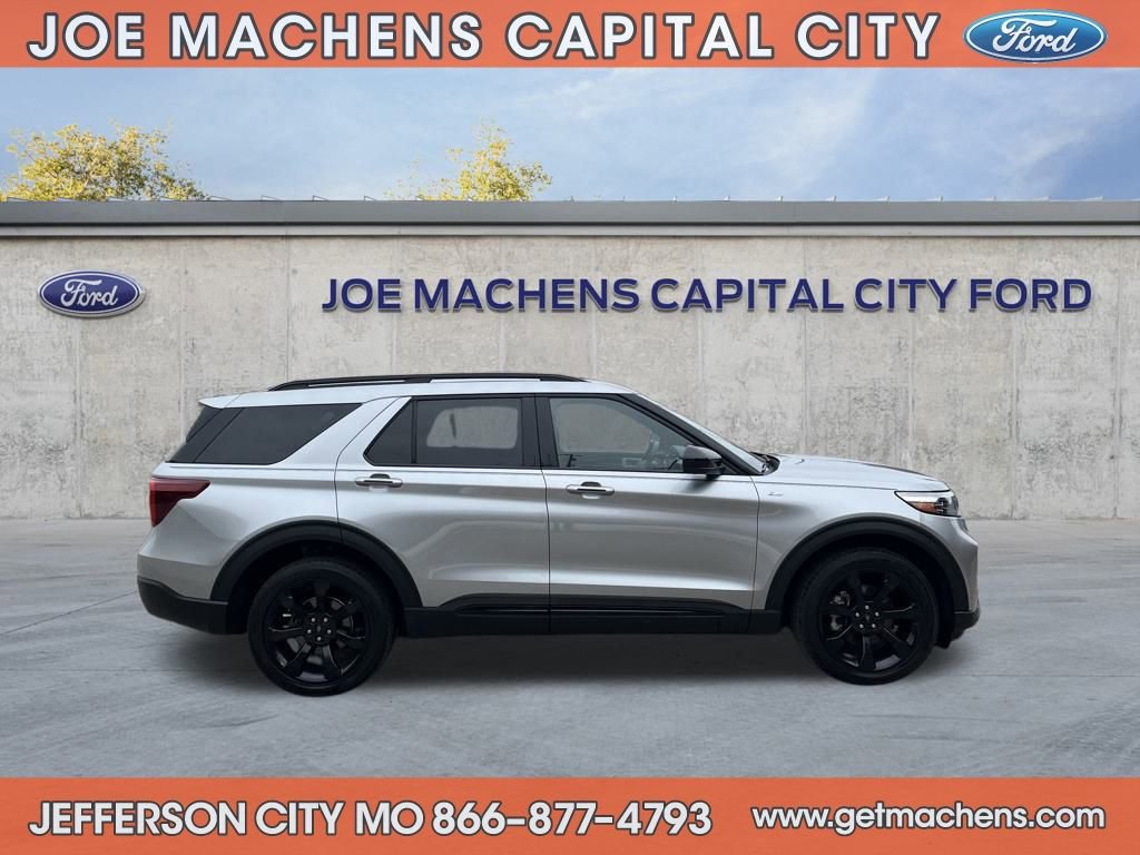 Certified 2022 Ford Explorer ST-Line w/ Class IV Trailer Tow Package image 4