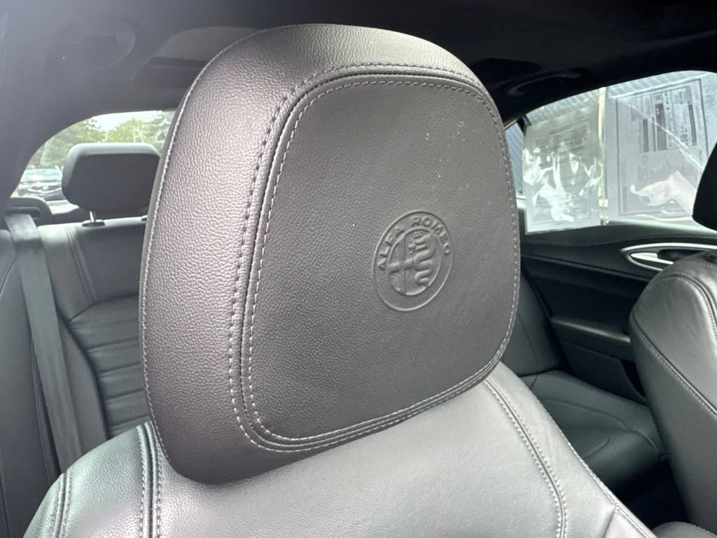 Used 2022 Alfa Romeo Giulia Veloce AWD/4WD image 71