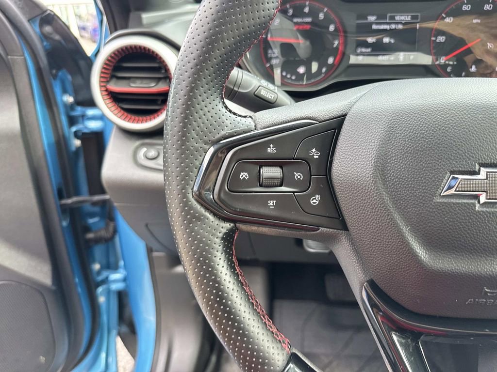 Used 2025 Chevrolet Trax RS image 23
