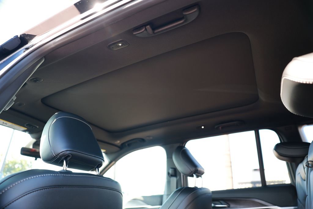 New 2025 Jeep Grand Cherokee Limited w/ Black Appearance Package image 30