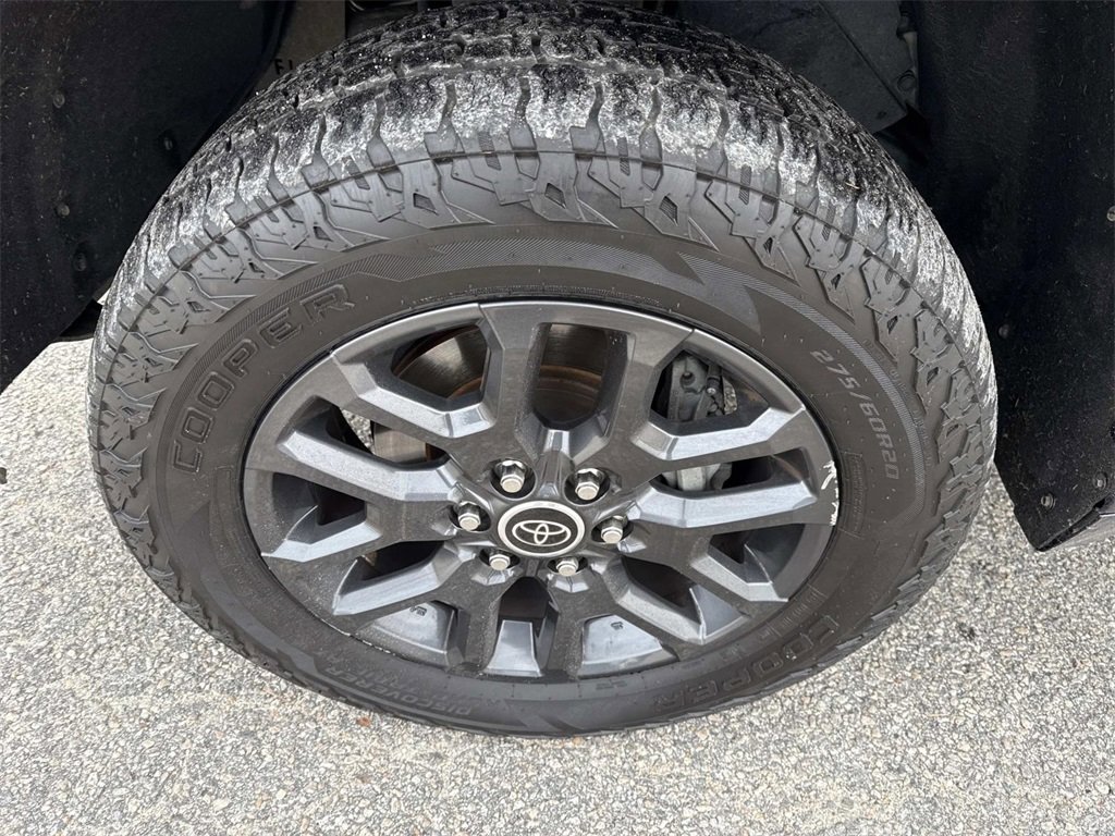 Used 2022 Toyota Tundra Platinum image 11