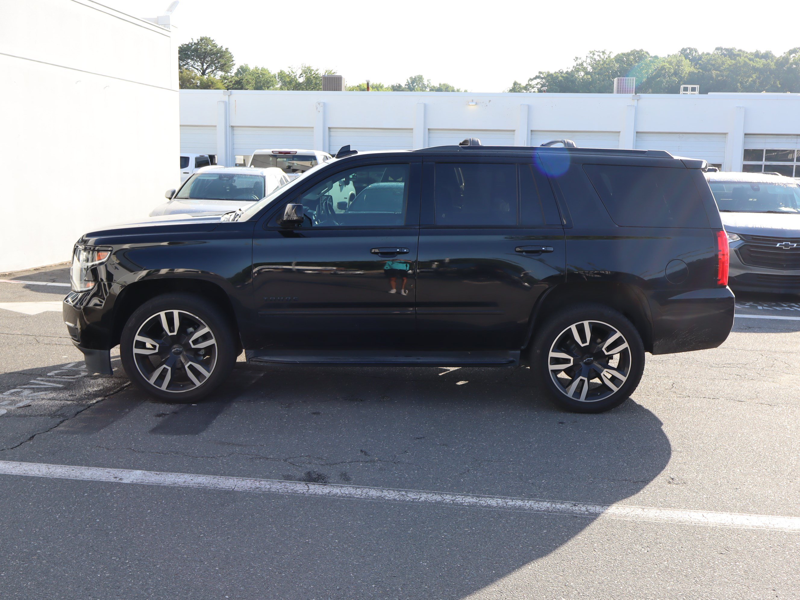 Used 2018 Chevrolet Tahoe Premier AWD/4WD image 19