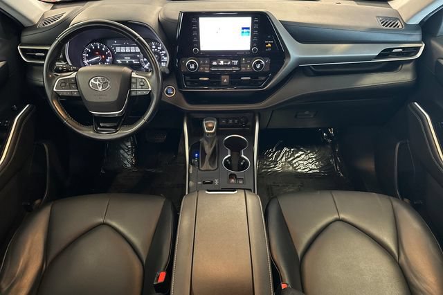 Certified 2020 Toyota Highlander XLE FWD image 17