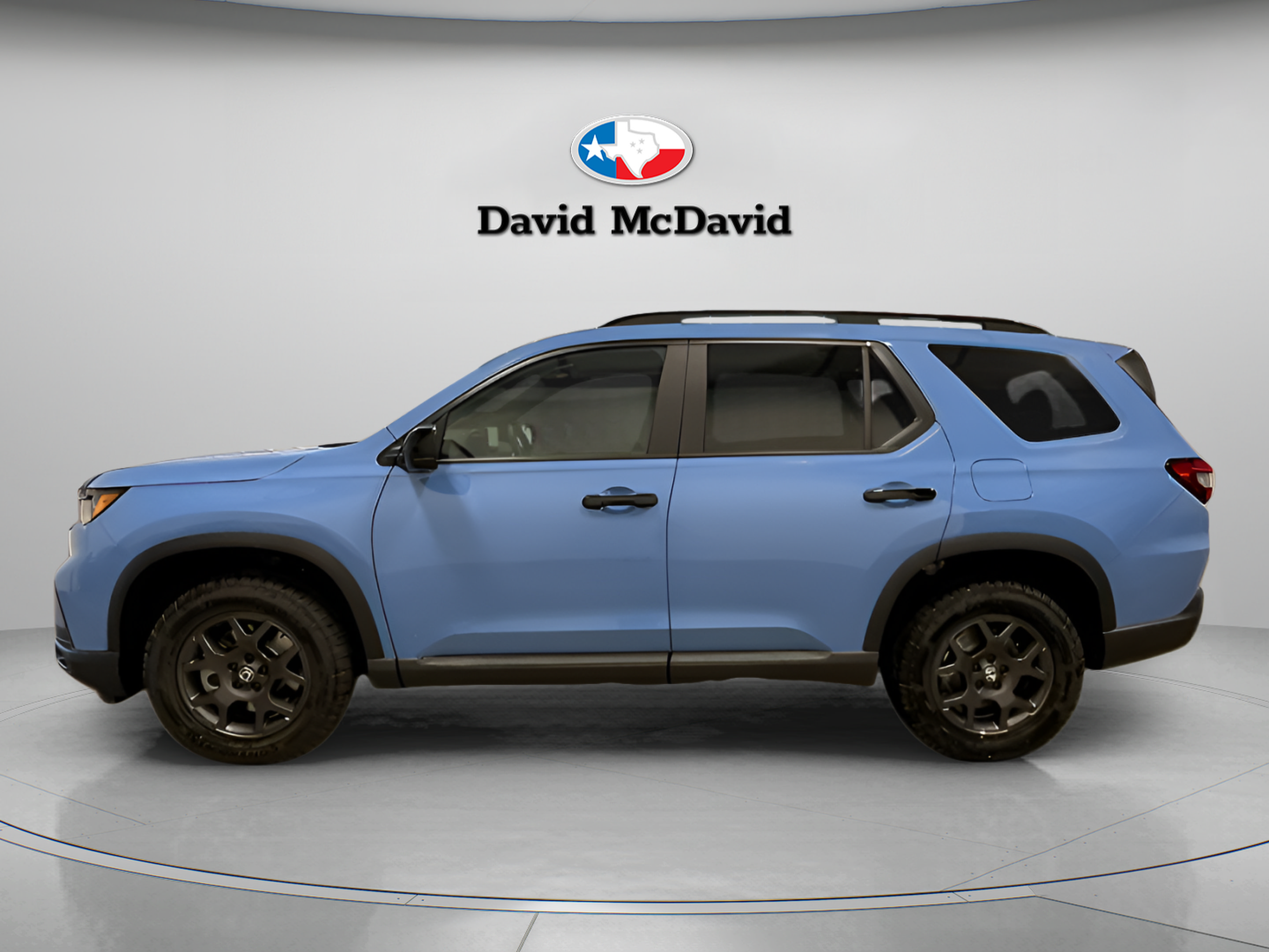 Used 2025 Honda Pilot TrailSport image 2