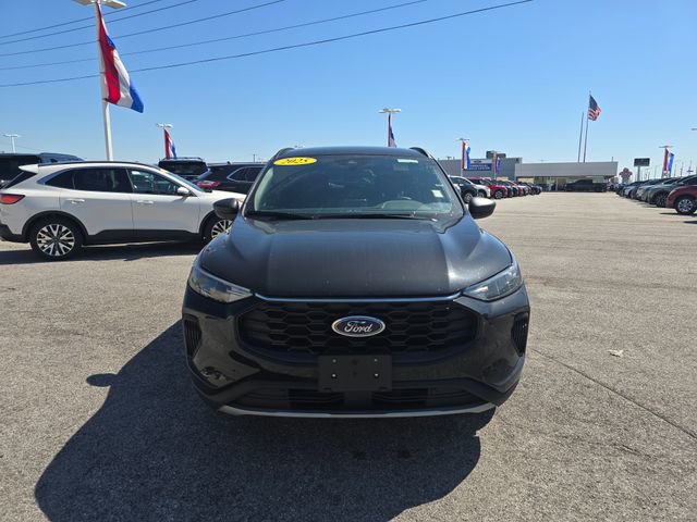 Certified 2025 Ford Escape ST-Line AWD/4WD image 10