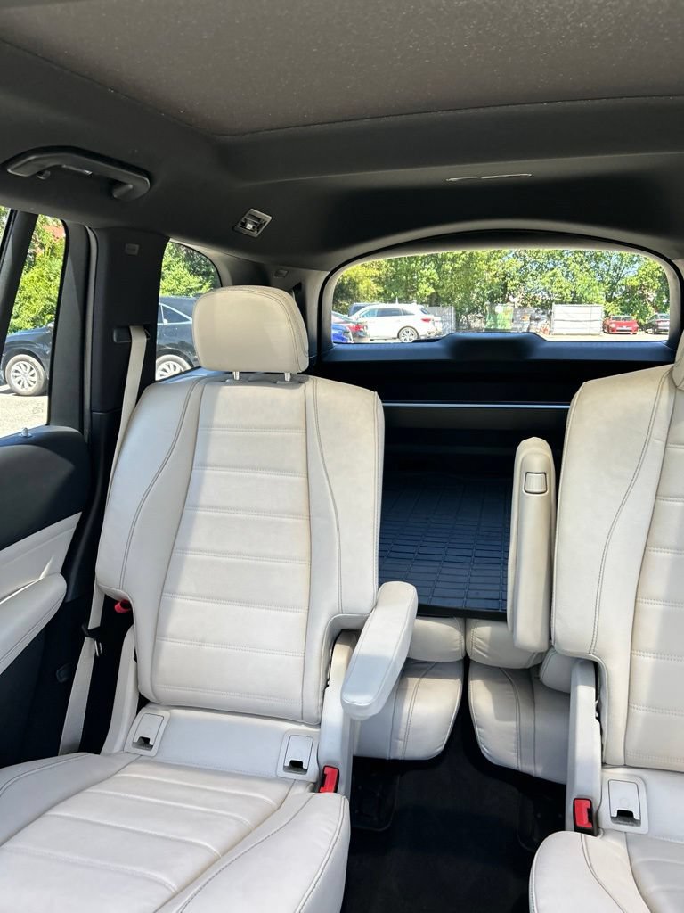 Used 2025 Mercedes-Benz GLS 580 4MATIC image 29