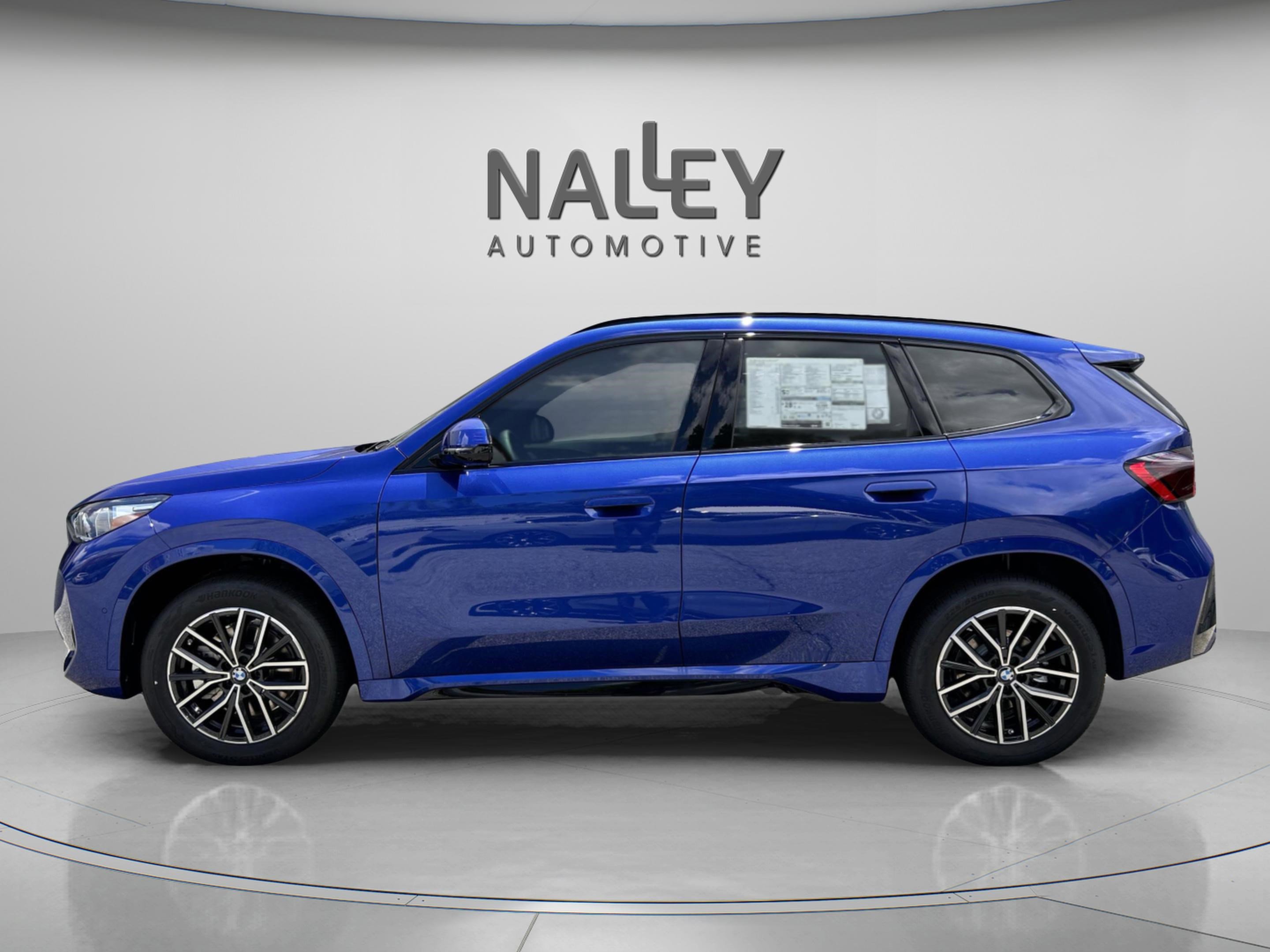 Used 2025 BMW X1 xDrive28i w/ Technology Package image 2