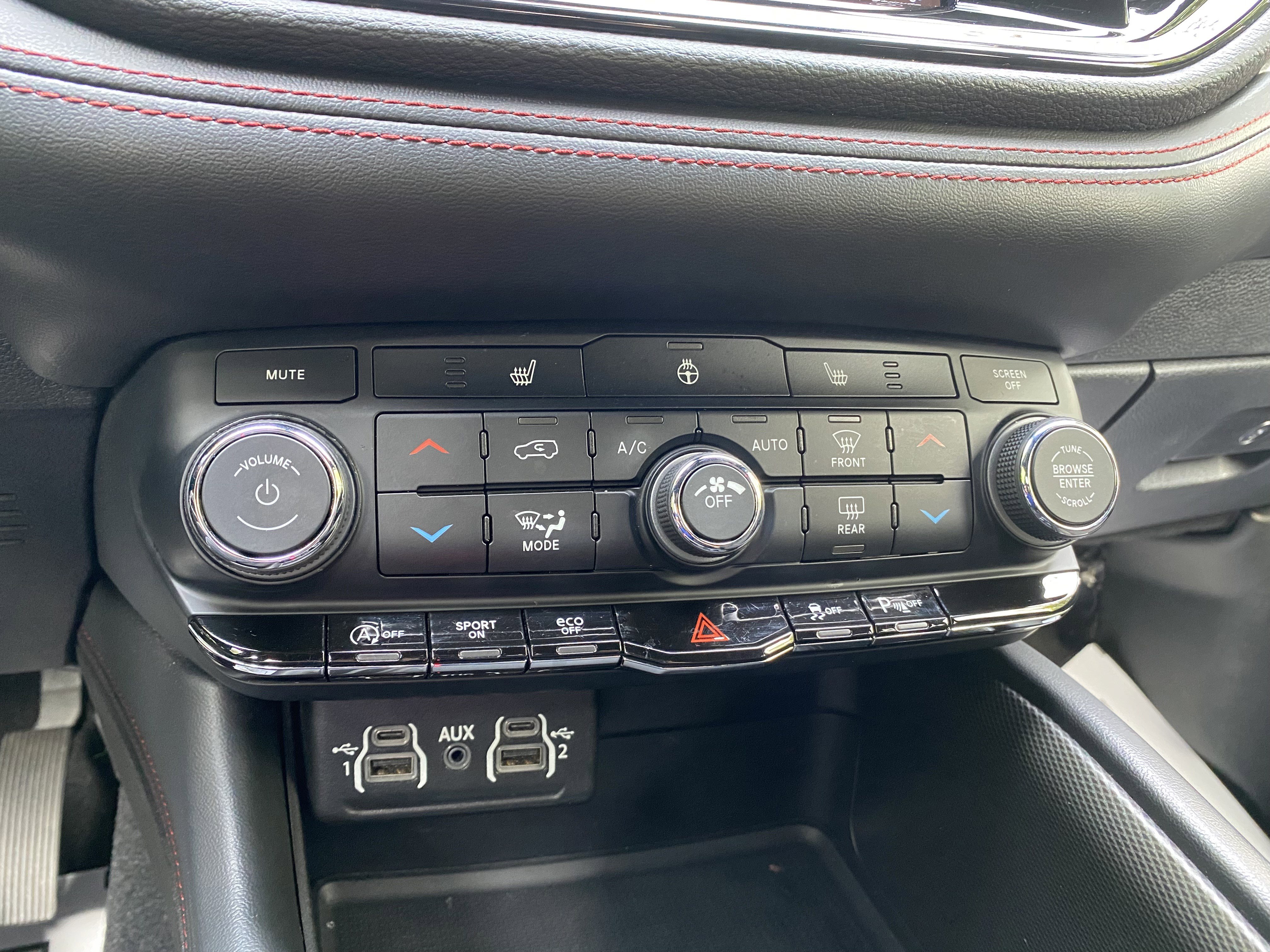 Used 2023 Dodge Durango GT image 28