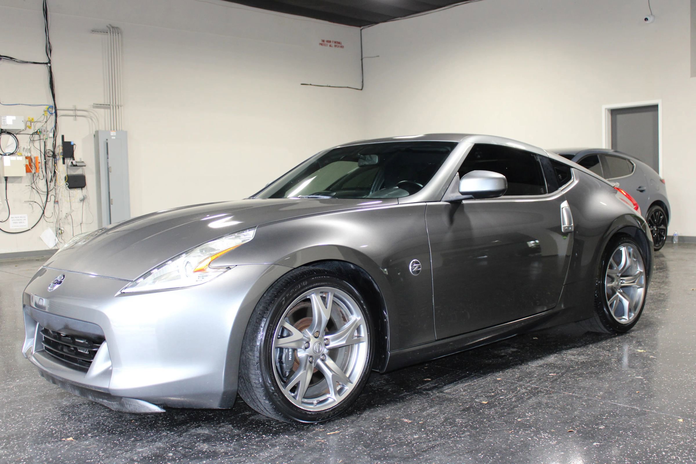 Used 2012 Nissan 370Z Coupe w/ Sport Pkg RWD image 7