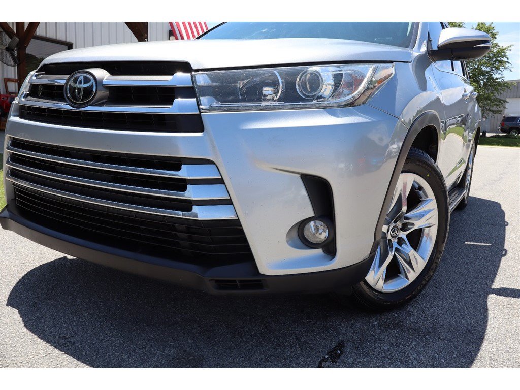 Used 2017 Toyota Highlander Limited FWD image 13