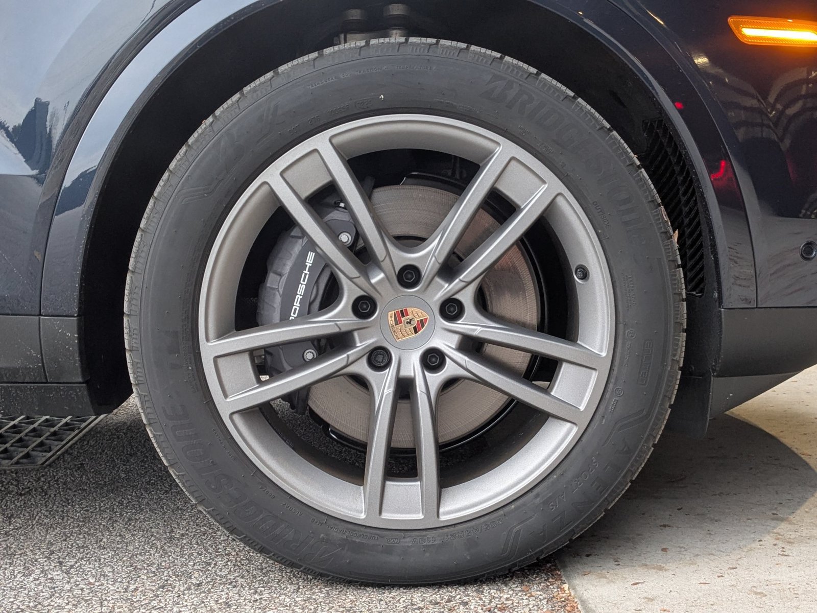 Certified 2026 Porsche Cayenne AWD/4WD image 29