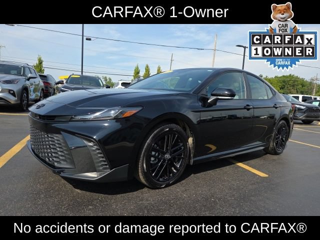 Used 2026 Toyota Camry SE FWD image 3