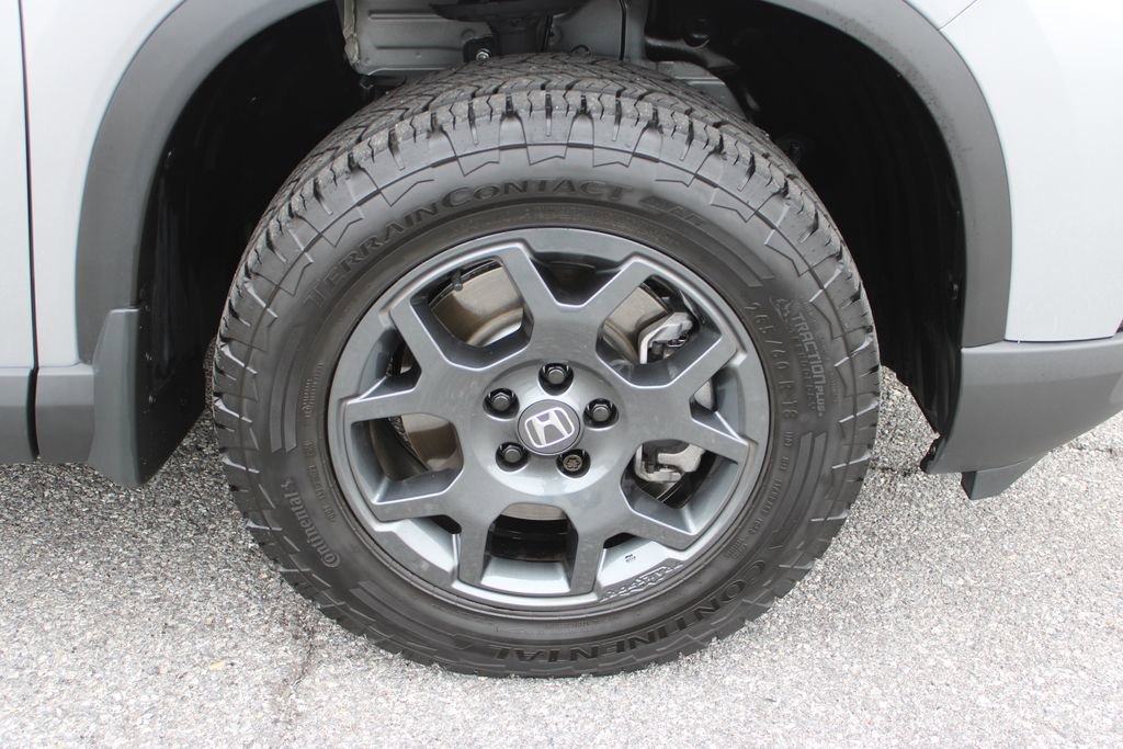 Used 2025 Honda Pilot TrailSport image 37