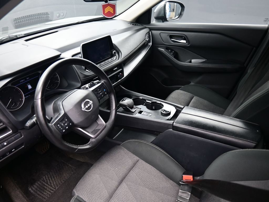 Used 2025 Nissan Rogue SV AWD/4WD image 18