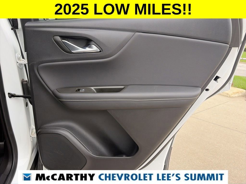 Used 2025 Chevrolet Blazer LT FWD image 31