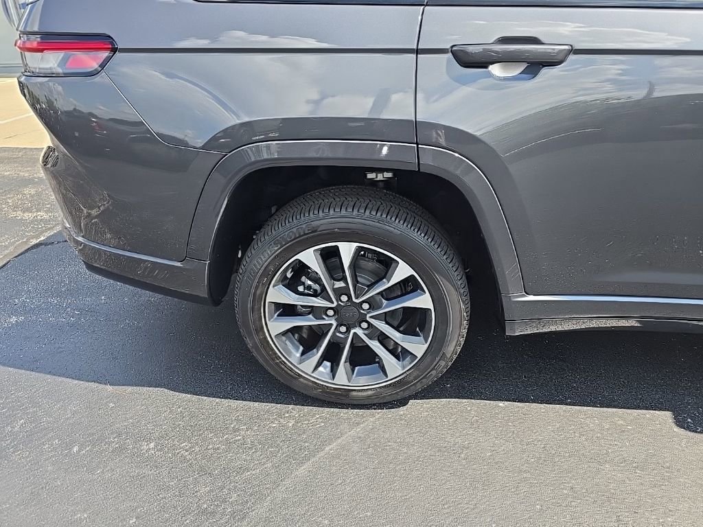 New 2025 Jeep Grand Cherokee L Overland w/ Advanced Protech Group III image 11