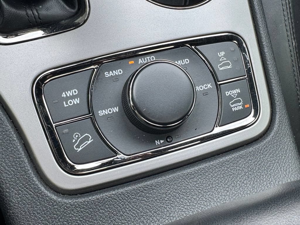 Used 2020 Jeep Grand Cherokee High Altitude AWD/4WD image 26