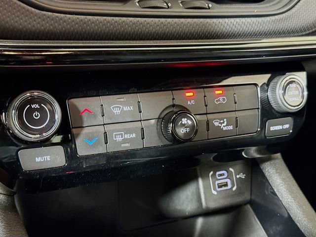 Used 2025 Jeep Compass Latitude w/ Altitude Special Edition image 13