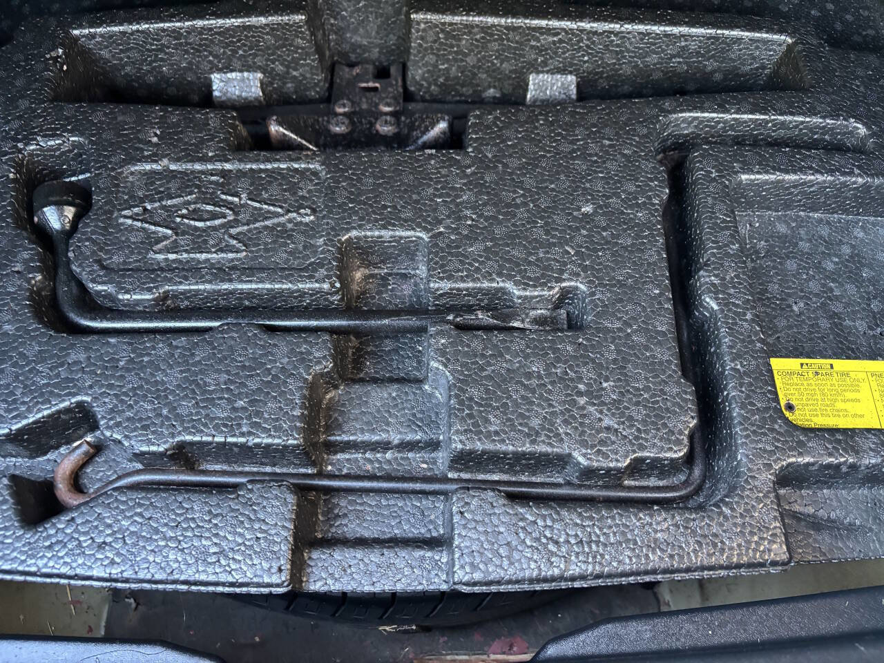 Used 2013 Toyota Camry LE image 25