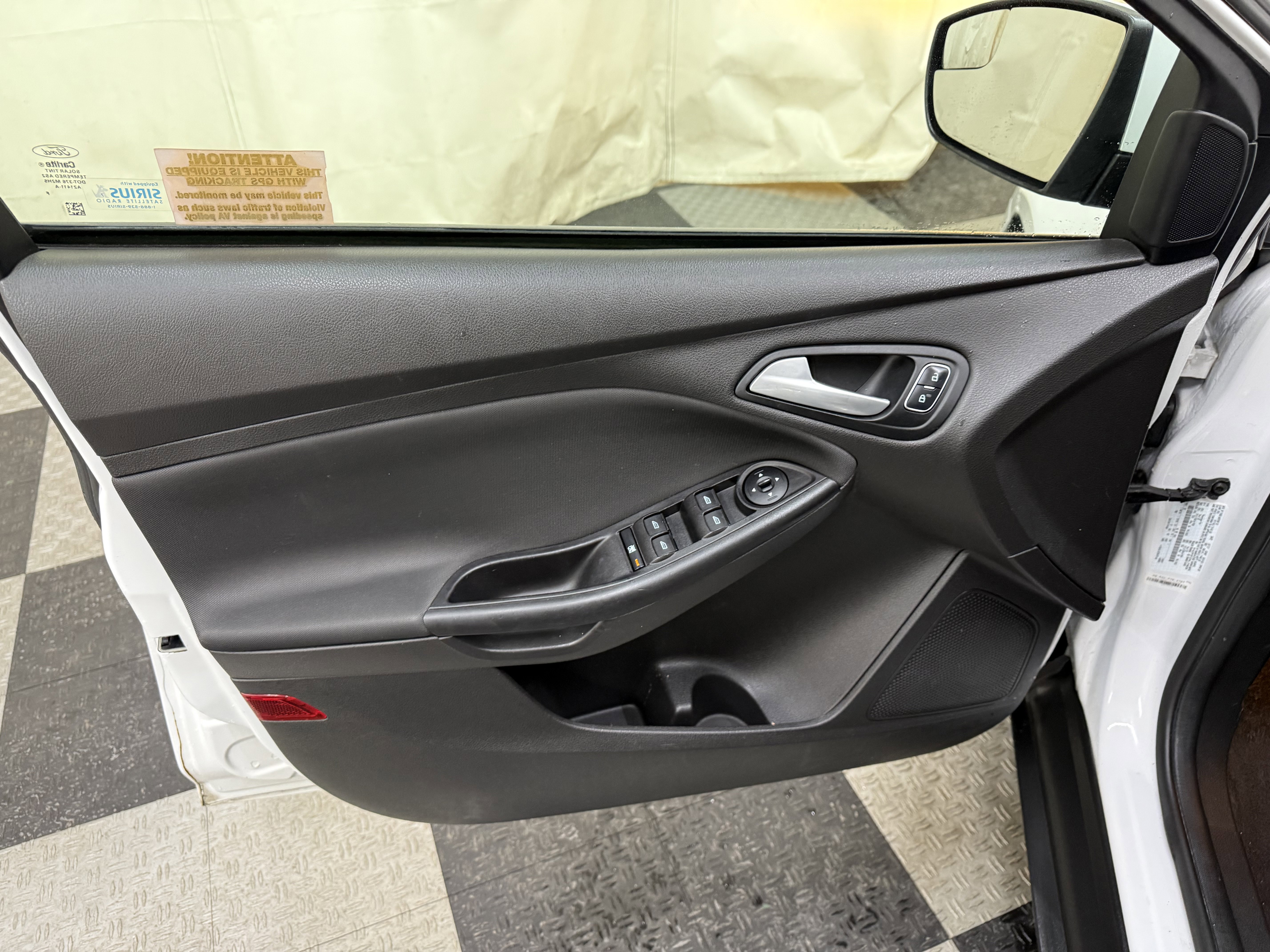 Used 2017 Ford Focus SE image 6