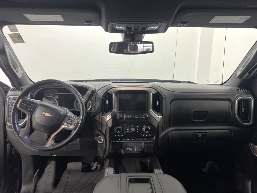 Used 2022 Chevrolet Silverado 1500 High Country w/ Safety Package II AWD/4WD image 2