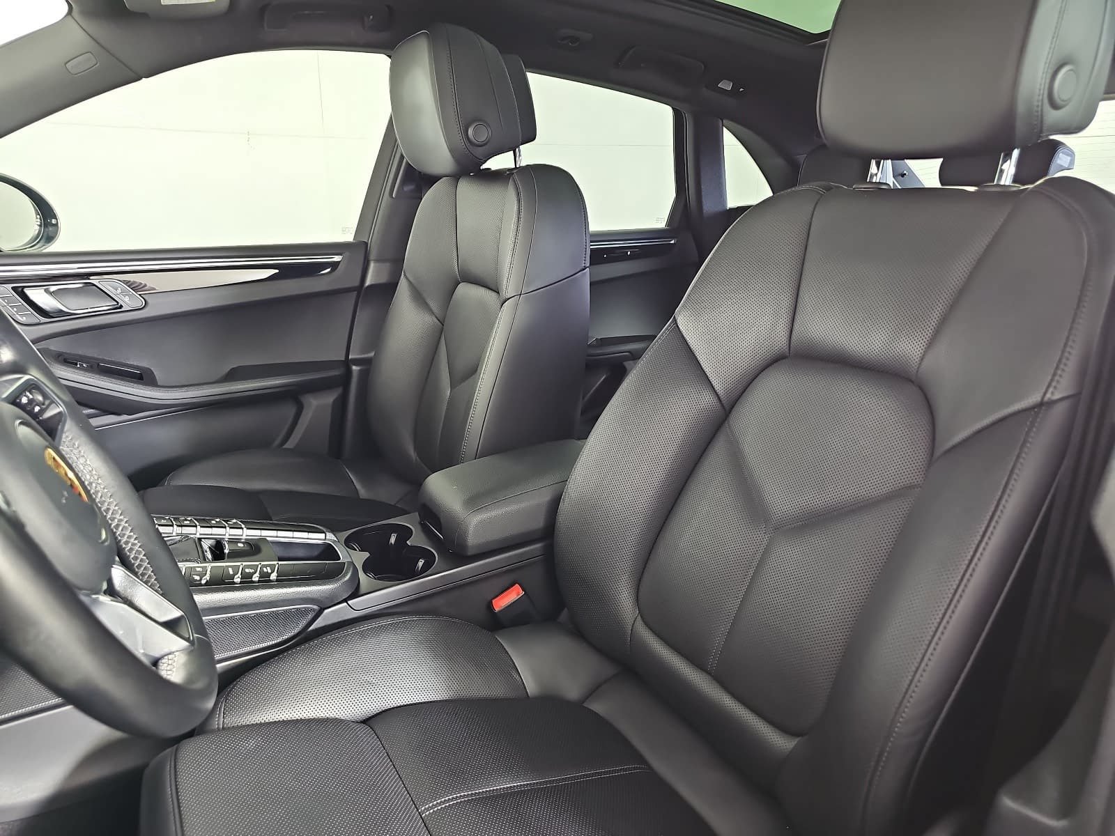 Used 2021 Porsche Macan AWD/4WD image 15