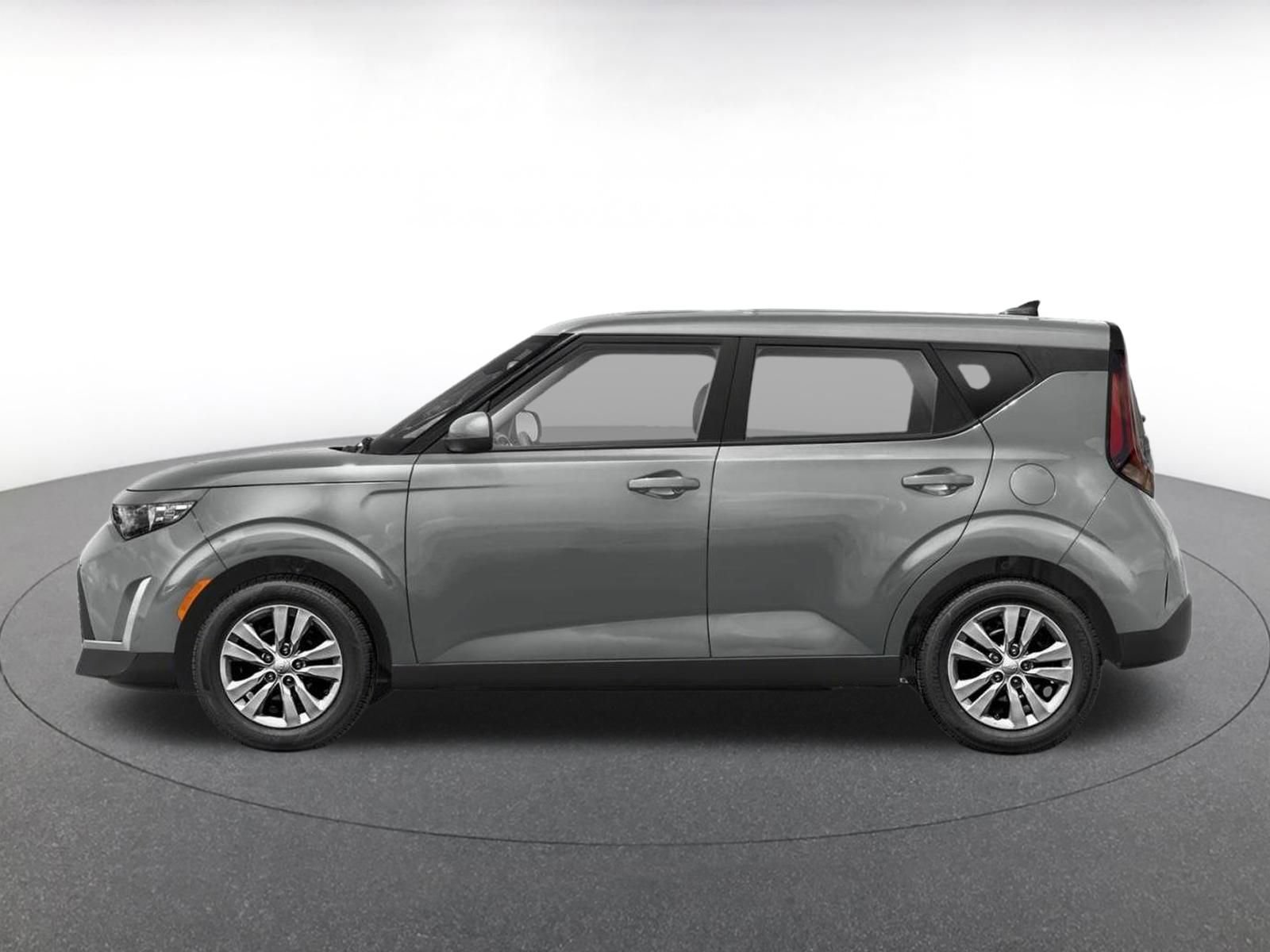 Used 2025 Kia Soul LX w/ LX Technology Package FWD image 3