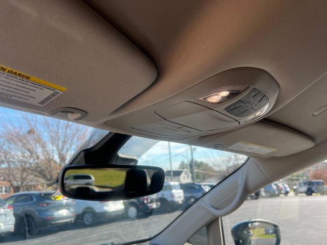 Used 2023 Chrysler Pacifica Touring-L image 27