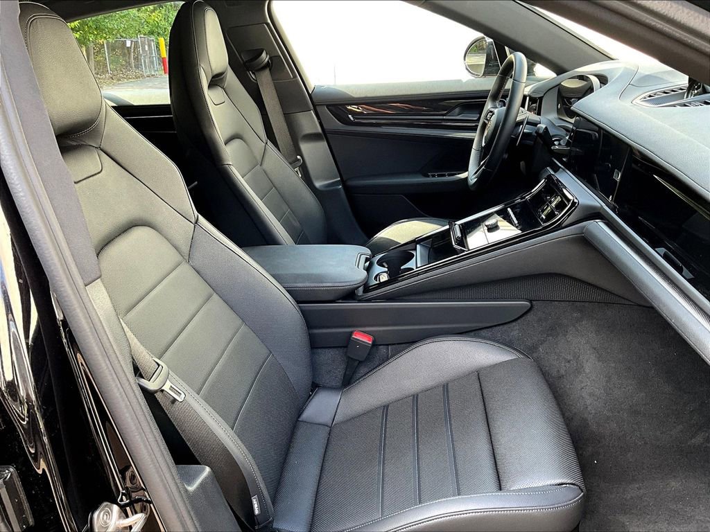 Used 2025 Porsche Panamera 4 image 10