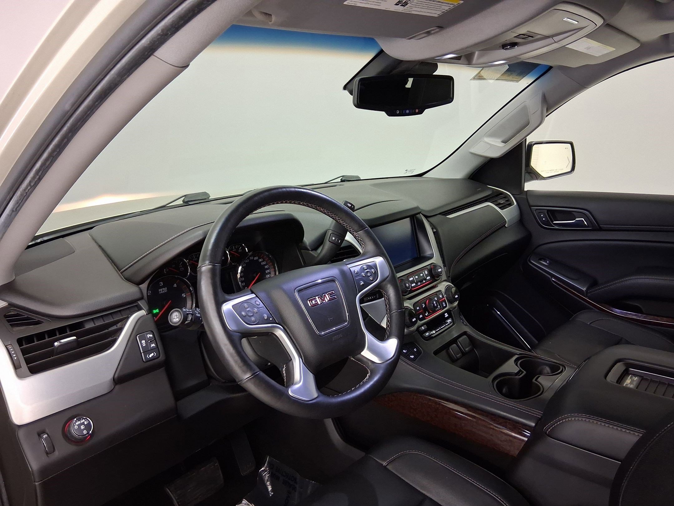 Used 2016 GMC Yukon SLT w/ Open Road Package image 2