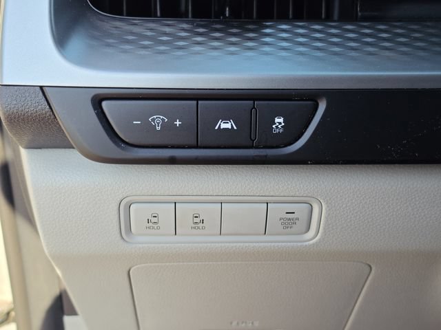 Used 2023 Kia Carnival LX FWD image 35