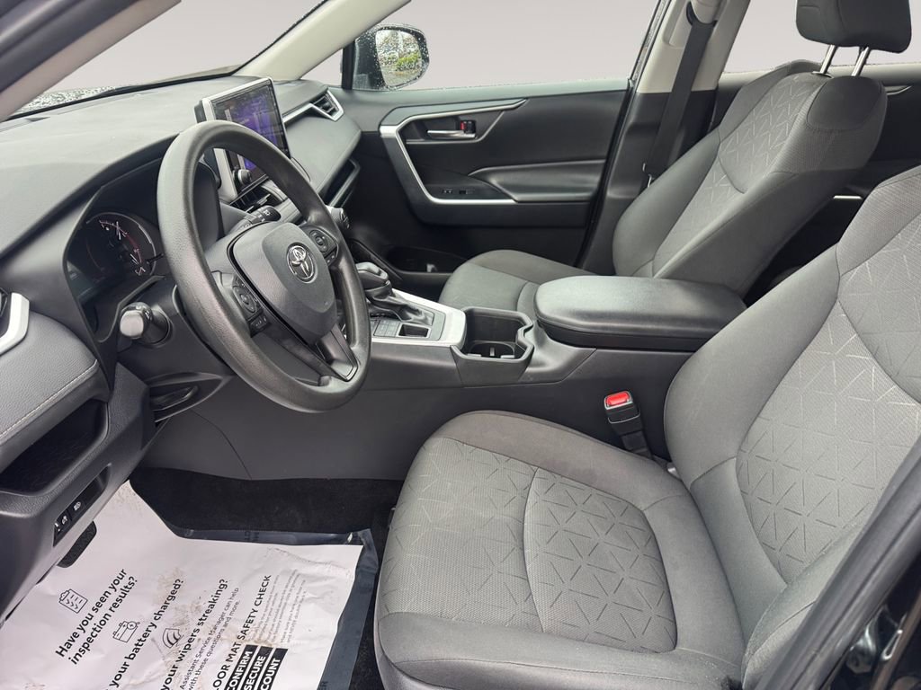 Used 2024 Toyota RAV4 XLE image 9