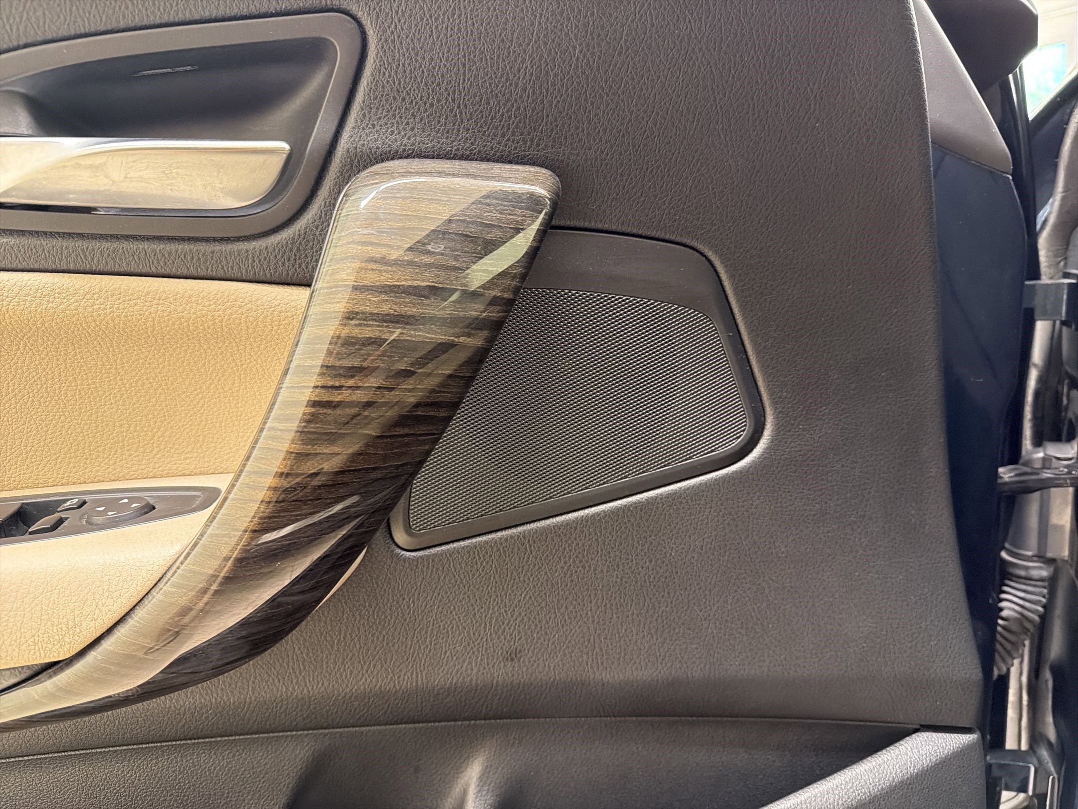 Used 2016 BMW 228i xDrive Convertible image 21