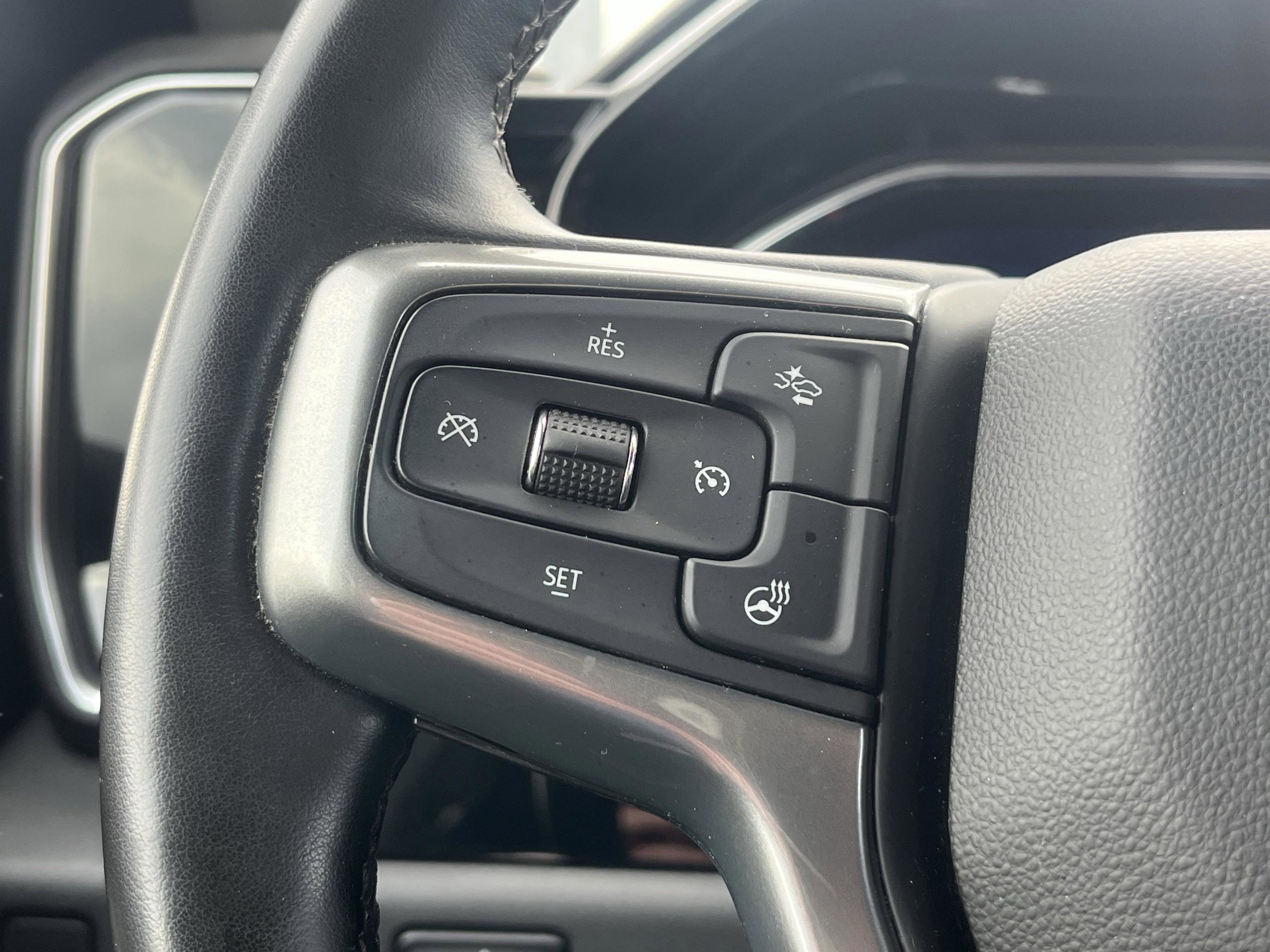 Used 2023 Chevrolet Silverado 1500 LT AWD/4WD image 17