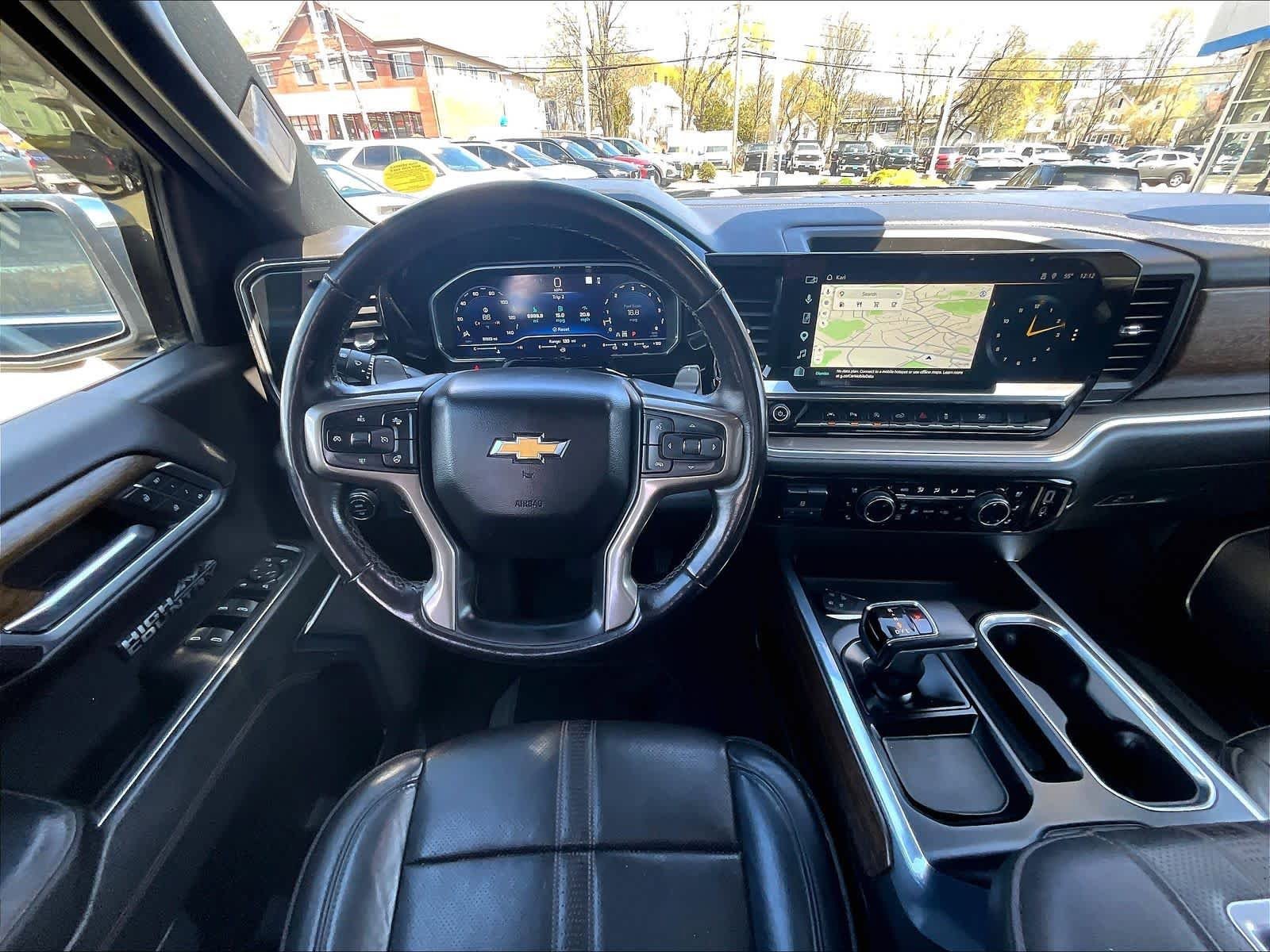 Used 2022 Chevrolet Silverado 1500 High Country w/ Technology Package image 15